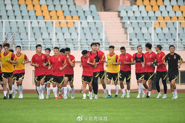 最终泰国3-1击败新加坡，在客场取得了比赛的胜利。